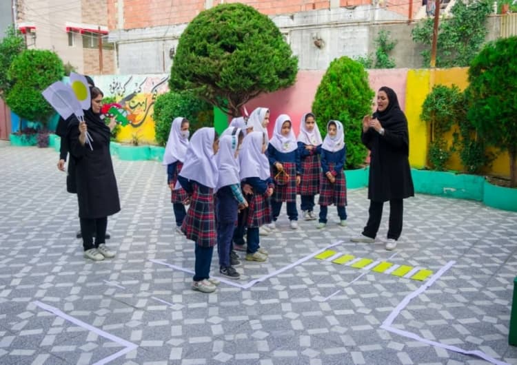 پیش دبستانی و دبستان دخترانه حکمت